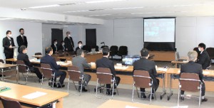 ウェブ方式で進められた審議会