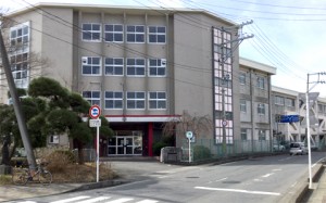 石巻小学校校舎正門