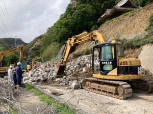 法面が崩落した国道２９７号