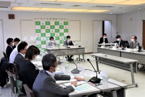 初顏あわせとなった市庁舎整備検討委員会