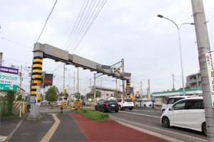 立体交差化も視野に改良に向けた協議を行うことになった新石巻街道踏切道