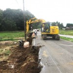 森川建設とロード・システムが崩れた路肩の復旧にあたった(千葉市緑区下大和田)