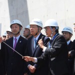 北千葉道路を視察した斉藤国交相（左から２人目）
