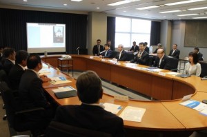 県庁で開かれた四者意見交換会