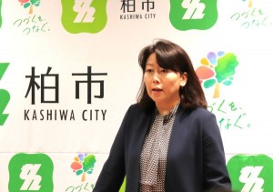 記者の質問に答える太田市長